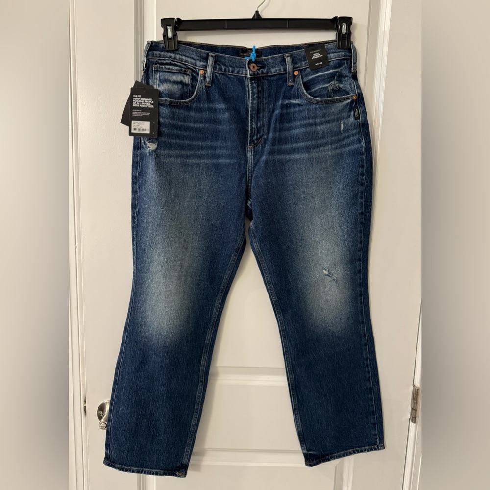 #654 Silver Jeans, 32/28, Frisco Straight Leg High Rise Indigo Destructed